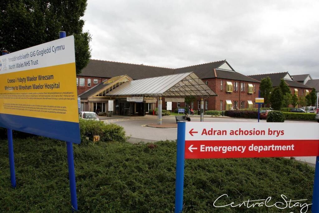 Wrexham Central Stay Apartment Seven Exteriér fotografie